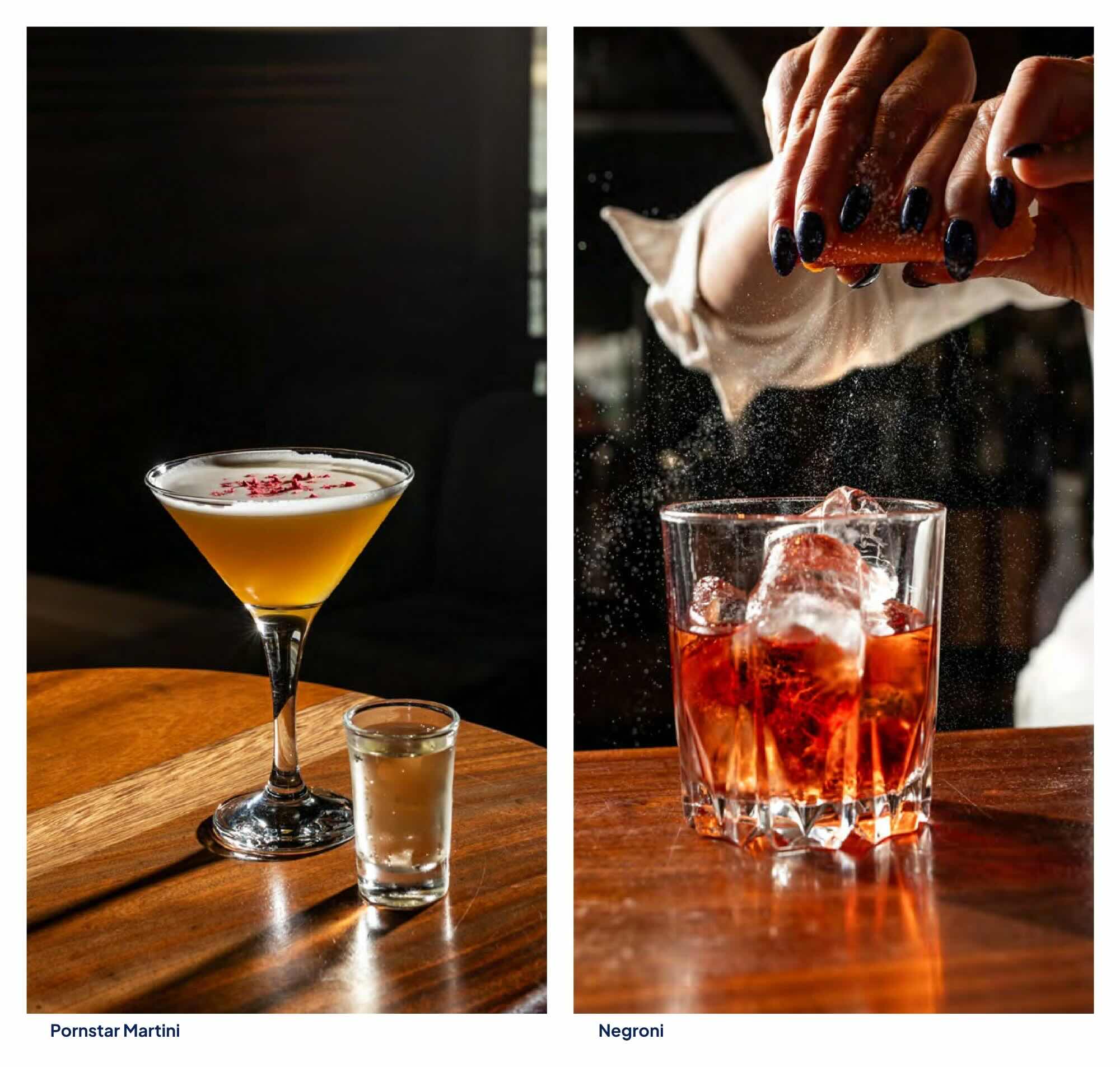 Elegáns Pornstar Martini koktél rózsaszirmokkal a tetején és prosecco kísérővel a budapesti Vogue Hajó bárjában. Klasszikus piros Negroni koktél jégkockán, friss narancshéjból kipréselt illóolajokkal ízesítve a Vogue Boat Restaurant kínálatából.